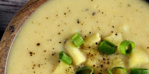 Creamy Vegan Potato & Leek Soup